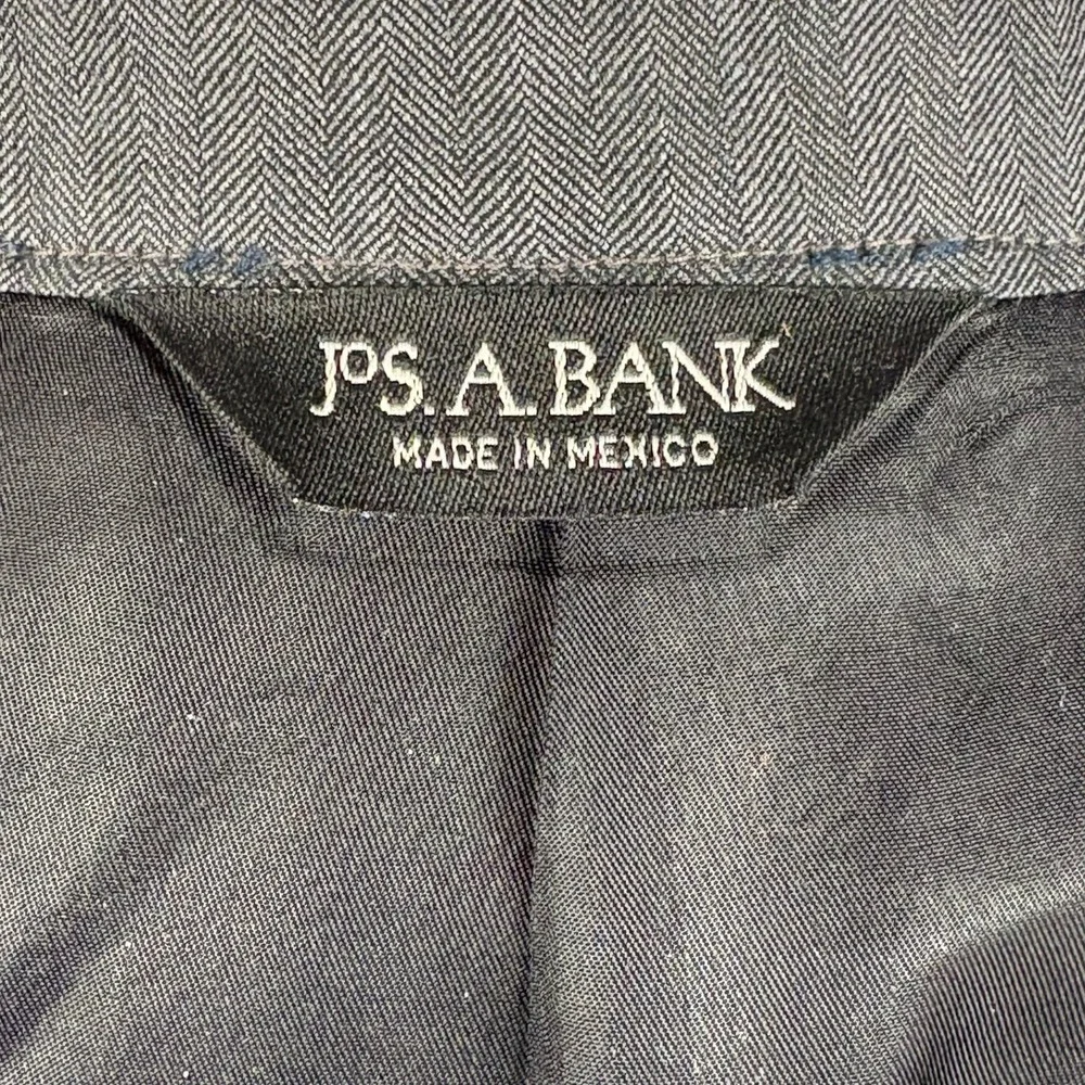Jos A Bank Herringbone Wool Blazer Mens 42S Gray Signature Collection Sport Coat